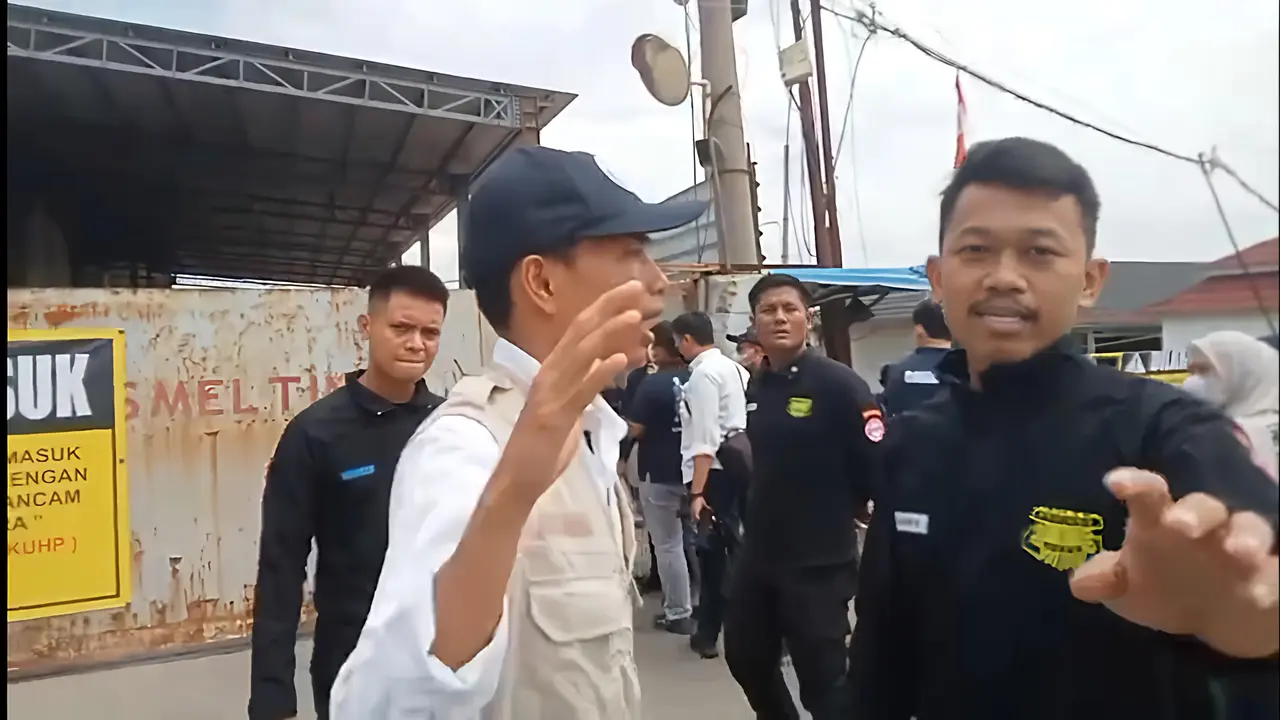 wartawan diintimidasi saat meliput penutupan pabrik di serang
