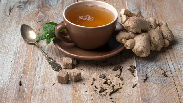 ilustrasi jamu tradisional untuk menurunkan berat badan/Tatyana Vyc/shutterstock