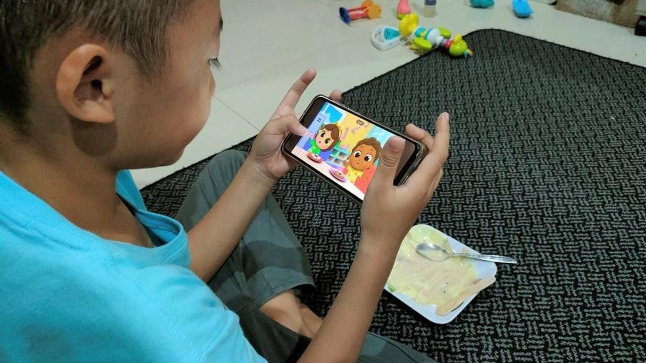 Krisis Sunyi Ancam Generasi Emas: 1 dari 3 Anak Indonesia Berpotensi Alami Retardasi Bicara Akibat Gadget