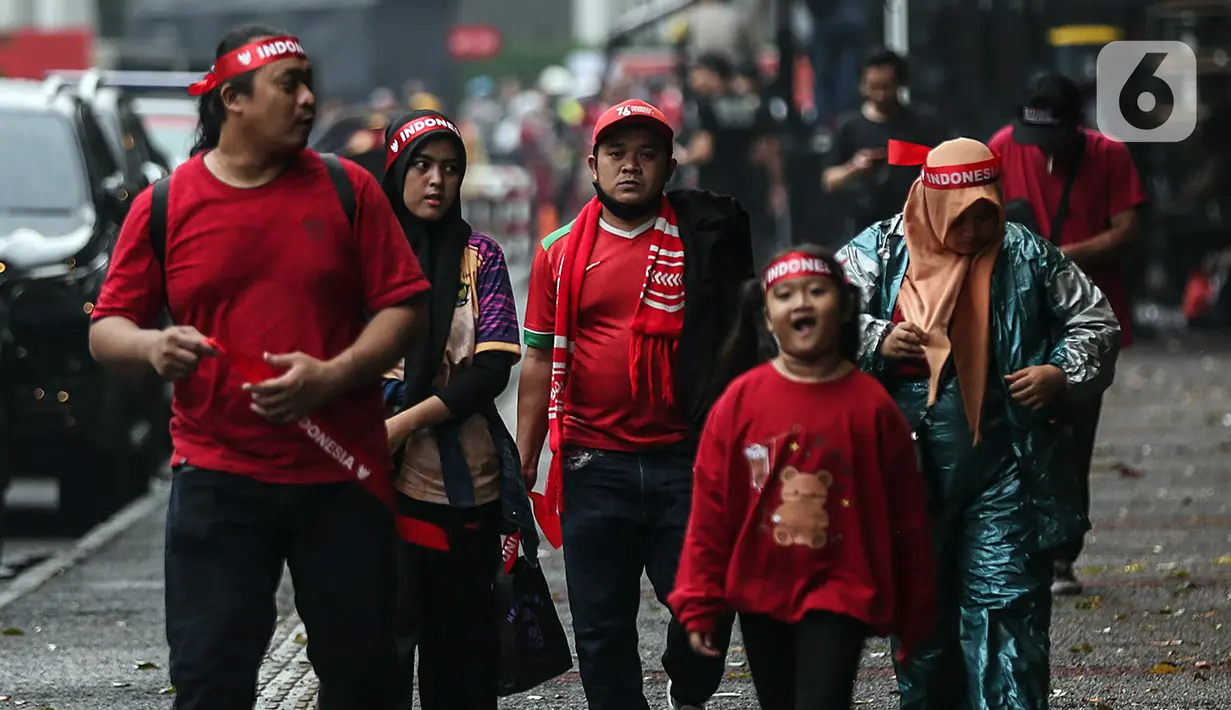 Waspada penjual tiket palsu pertandingan Timnas Indonesia Vs Argentina gentayangan di kawasan SUGBK, Unit Reskrim Polsek Tanah Abang sudah menangkap empat orang pelaku. (Liputan6.com/Johan Tallo)