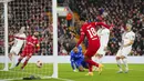 Penyerang Liverpool, Cody Gakpo, mencetak gol ke gawang LASK dalam duel matchday 5 Grup E Liga Europa 2023/2024 di Stadion Anfield, Jumat (1/12/2023). (AP Photo/Jon Super)