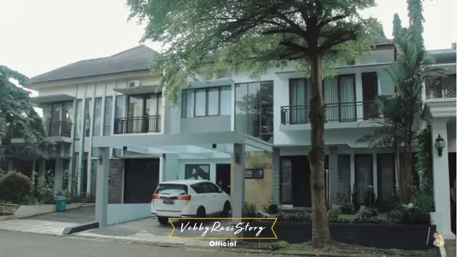 Rumah Vebby Palwinta dan Razi Bawazier