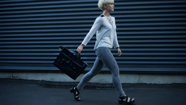 4 Tips Padu Padan Warna Baju agar Terlihat Stylish dan Lebih Menarik