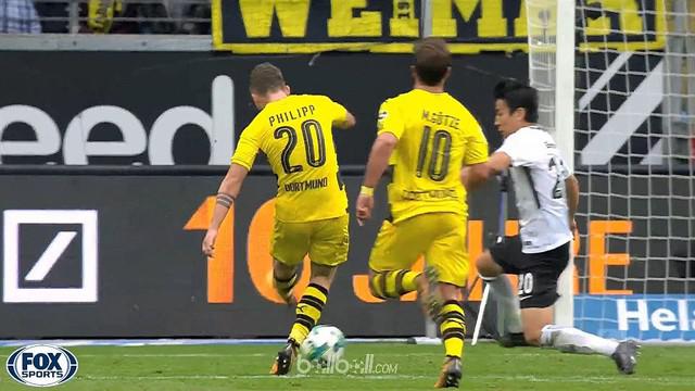 Berita video Bundesliga 2017-2018, Eintracht Frankfurt vs Borussia Dortmund dengan skor 2-2. This video presented by BallBall.