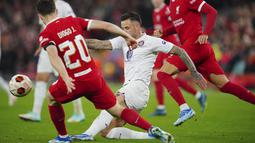 Diogo Jota (9’), Wataru Endo (31’), dan Darwin Nunez (34’) membawa Liverpool unggul 3-1 di babak pertama. (AP Photo/Jon Super)