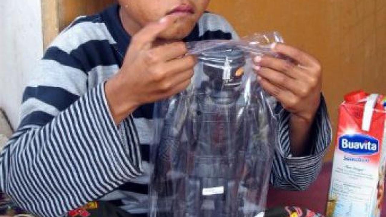 Ilham bocah perokok, 2 pak sehari