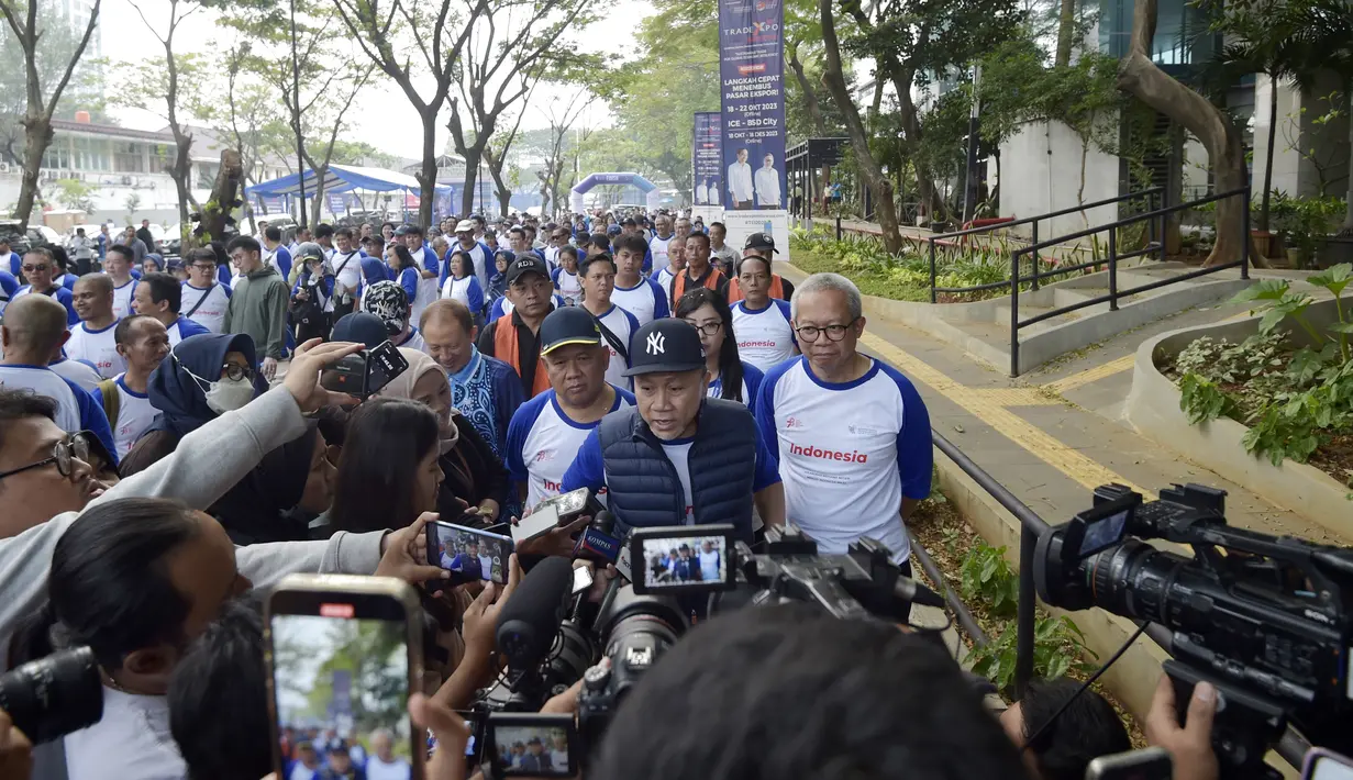 Pelaksanaan jalan santai ini melalui rute Kantor Kemendag-Jalan Merdeka Selatan-Patung Kuda-Bundaran Hotel Indonesia dan kembali lagi ke Kantor Kemendag dengan rute yang sama. (Foto: Dok Kementerian Perdagangan)