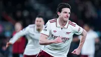Sore Campur Aduk Declan Rice: Arsenal Angkat Trofi Premier League, West Ham Degradasi