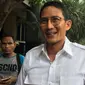 Suasana saat Wagub DKI Jakarta Sandiaga Uno saat tiba di Polda Metro Jaya, Jakarta, Selasa (30/1). Kabid Humas Polda Metro Jaya Kombes Argo Yuwono mengatakan, keterangan Sandi sangat diperlukan untuk mengungkap kasus ini. (Liputan6.com/Immanuel Antonius)