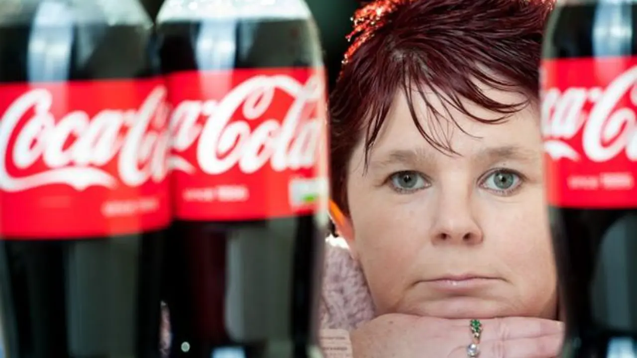Ibu Ini Merasa Sakit Bila Tak Minum Soda Sehari