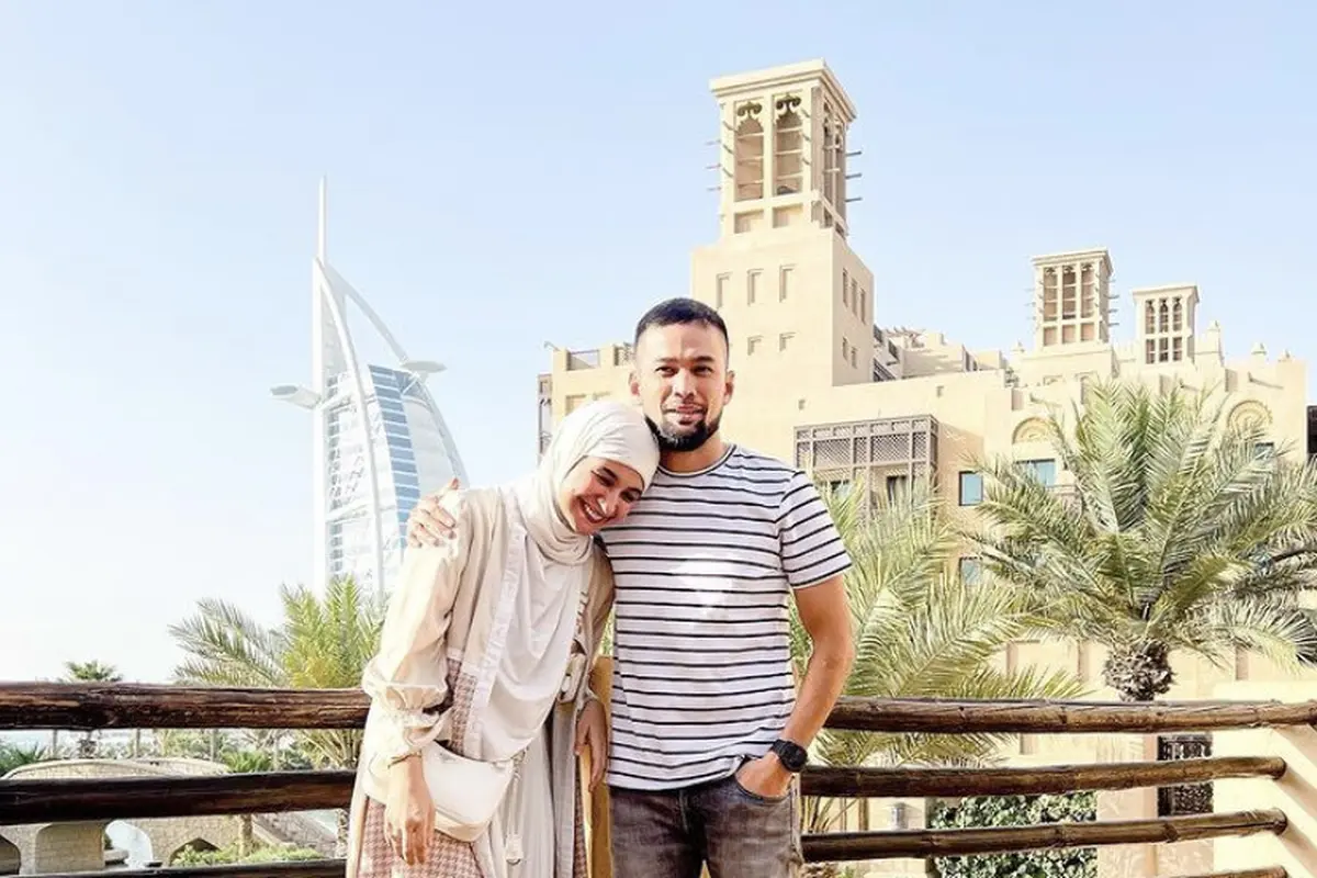 Gaya Stylish Shireen Sungkar Travelling ke Dubai