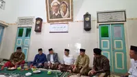 Gus Salam menerima kunjungan silaturahim Presiden PKS, Ahmad Syaikhu, bersama Kang Irwan di Ponpes Denanyar Jombang. (Istimewa).