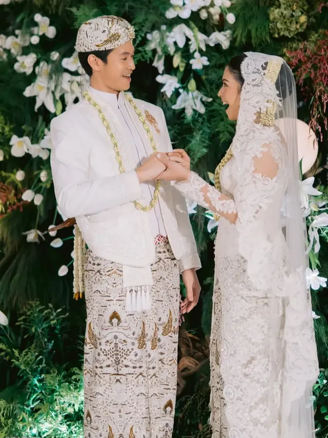 Narrel Amara saat akad nikah kenakan veil. [@venemapictures]