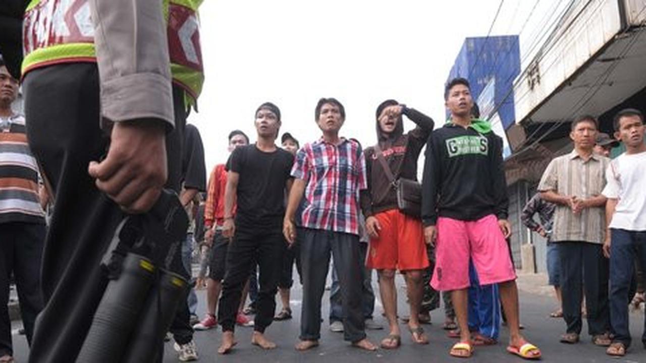 Siapkan jalur hukum gugat Ahok