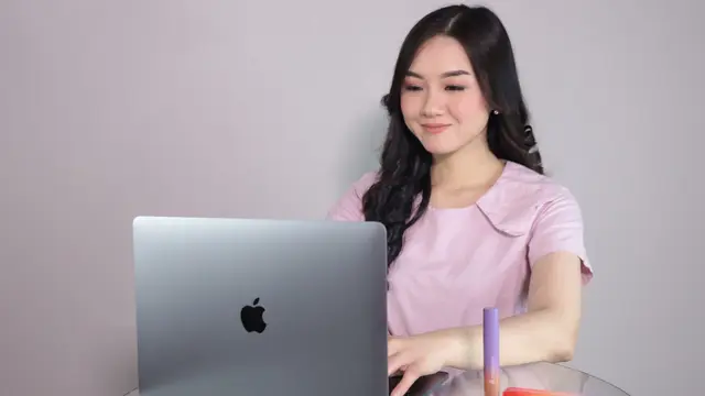 4 Tips Memilih Makeup Buatmu yang Pertama Kali Bekerja