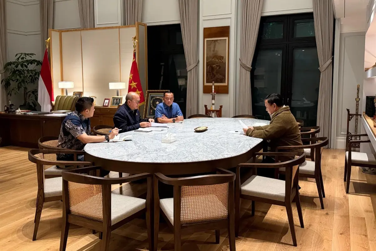 Presiden Prabowo Subianto menerima Menteri Investasi dan Hilirisasi/Kepala Badan Pengelola Investasi (BPI) Danantara, Rosan Roeslani, di kediaman pribadinya, Kertanegara, Jakarta. (Istimewa)