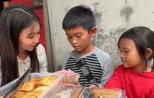 Viral Perjuangan Kakak Beradik Jualan Takjil di Pinggir Jalan, Dapat Hadiah Sepeda Baru