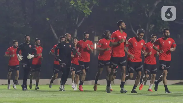 Tantang Indonesia, 14 Pemain Timnas Bahrain Berlatih di Lapangan A GBK