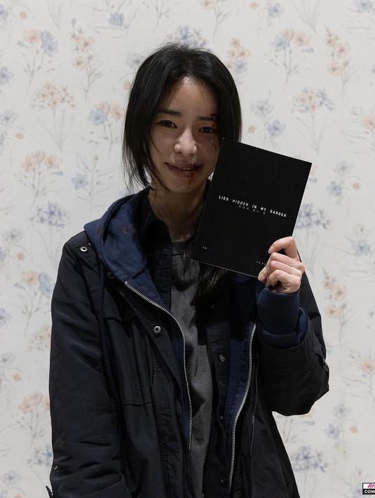 <p>"Selama saya hidup sebagai Sang Eun, saya sangat mencintainya, menyukai drama ini, dan saya bahagia," kata dia dikutip dari Soompi. (Foto: Instagram/ limjjy2)</p>