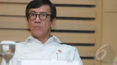 Menteri Hukum dan HAM Yasonna Laoly dalam beberapa kesempatan meyatakan menjamin narapidana korupsi tetap mendapat remisi. Padahal lewat Peraturan Pemerintah (PP) Nomor 99 Tahun 2012 pengetatan pemberian remisi dilakukan terhadap narapidana kasus khu...