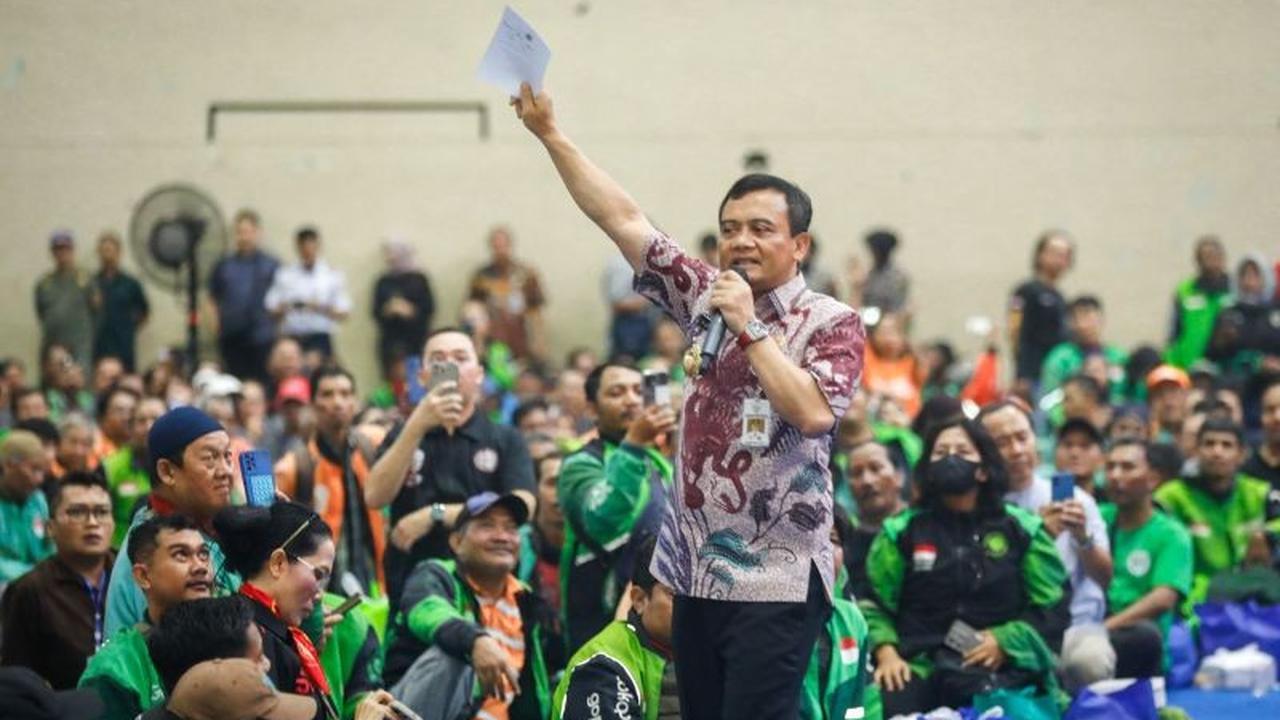 Fakta Unik: Gubernur Jateng Gratiskan Pengurusan SIM Puluhan Ojol, SIM Ojol Jateng Kini Aktif Kembali!