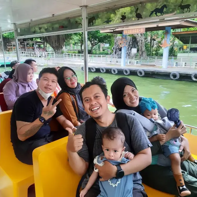 6 Potret Romantis Andika Kangen Band dan Istri Selama Honeymoon, Bertemu Fans