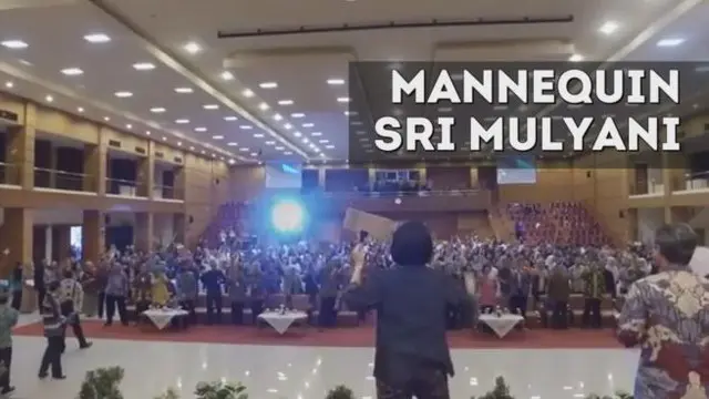 Usai memberikan kuliah umum (29/11) di Universitas Padjadjaran dengan tema "Kenali Anggaran Negeri", Menteri Keuangan Sri Mulyani ikut aksi mannequin challenge bersama para mahasiswa dan dosen 