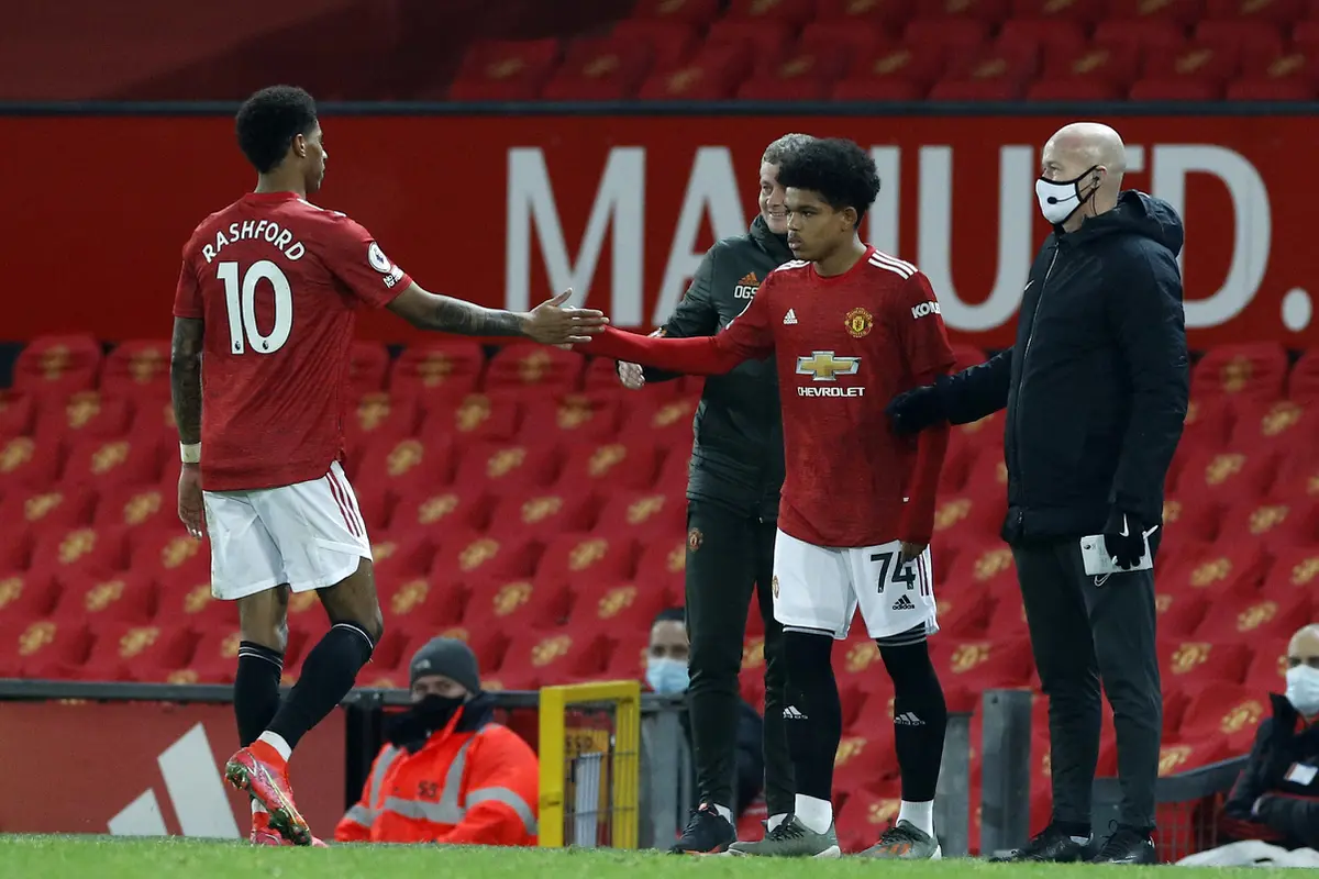 Shola Shoretire Debut Bersama MU