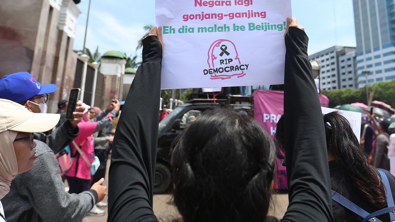 FOTO: Perempuan Turun ke Jalan, Suarakan Keadilan dan Hentikan Kekerasan
