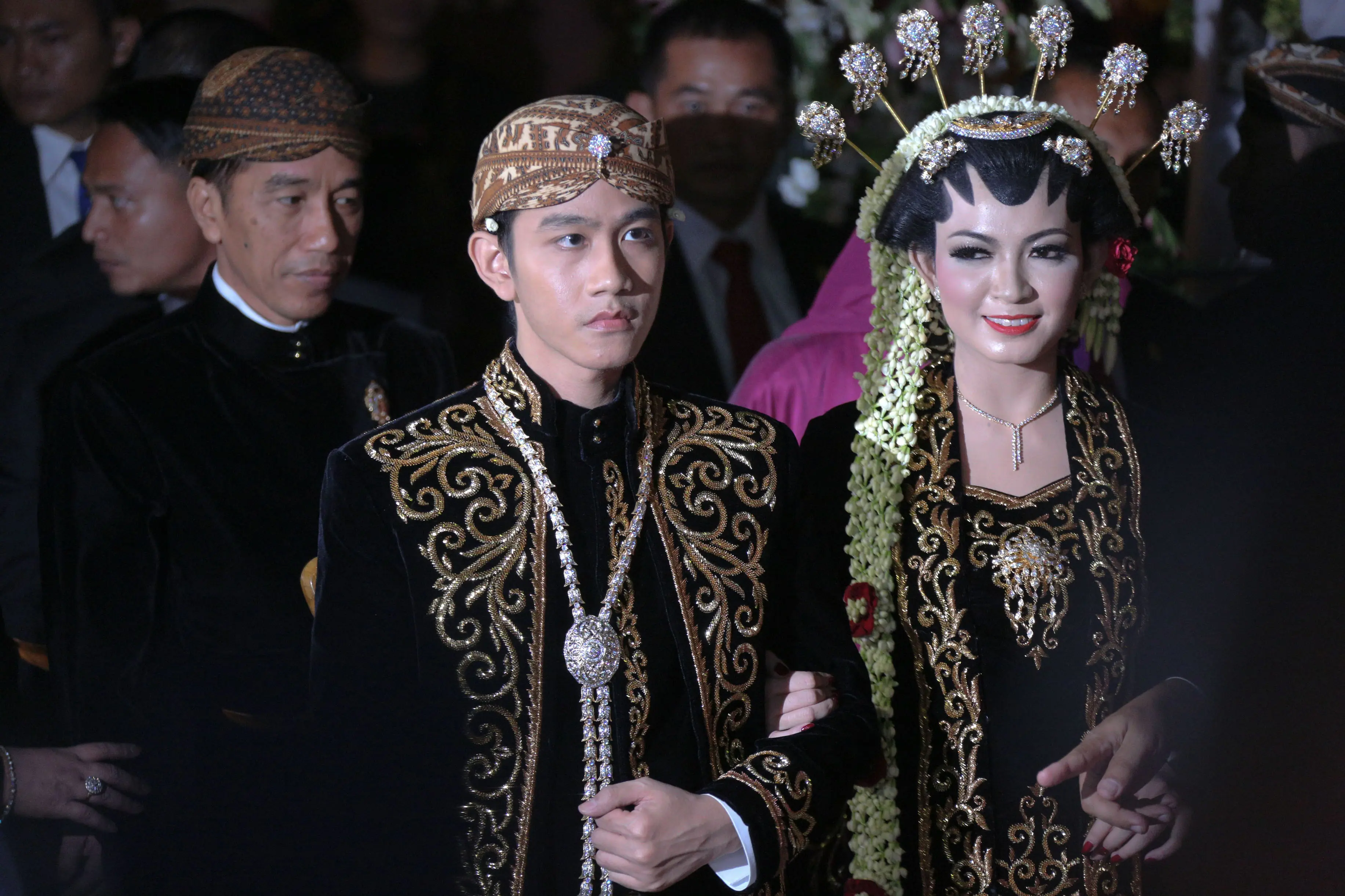 Acara resepsi malam pernikahan Gibran Rakabuming Raka dan Selvi Ananda di Gedung Graha Saba Buana, Solo, Jawa Tengah, Kamis (11/6/2015). (Liputan6.com/Faizal Fanani) 