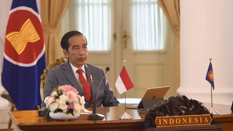 Presiden Jokowi saat mengikuti KTT ASEAN ke-36 melalui telekonferensi dari Istana Kepresidenan Bogor Jawa Barat, Jumat (26/6/2020