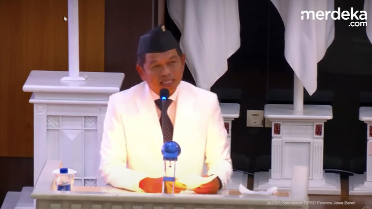 nama aura kasih di rapat dpr