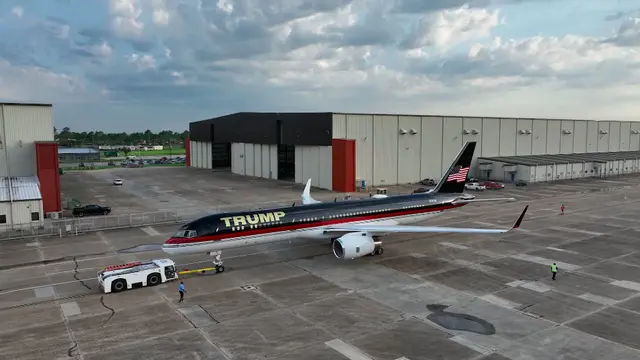 Pesawat Trump