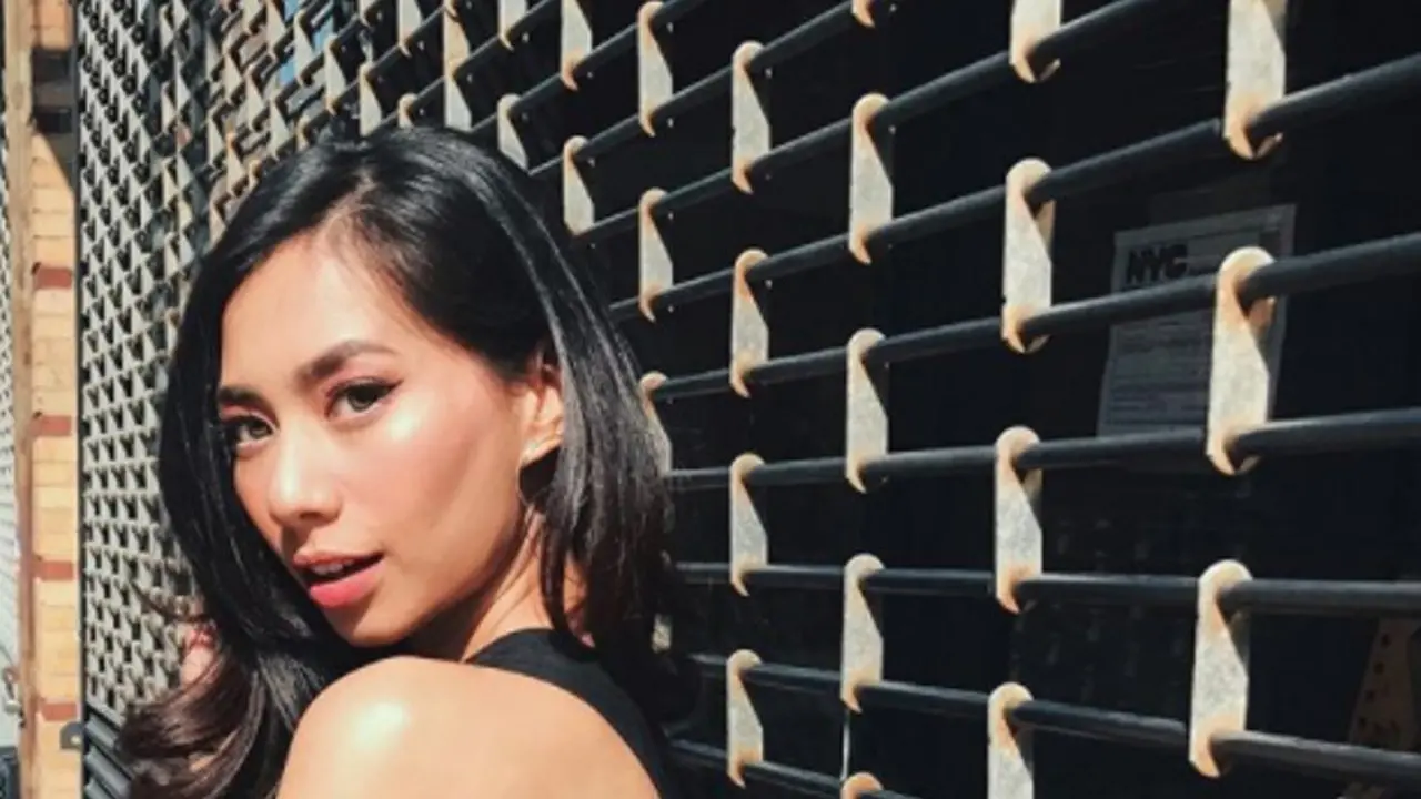 Mau Pergi ke Pesta? Intip Look Makeup Abel Cantika Yuk