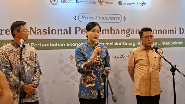 Ketua Dewan Komisioner OJK, Friderica Widyasari Dewi saat Konferensi Nasional Pengembangan Ekonomi Daerah (KNPED) di Balai Kartini, Jakarta, Senin (25/5/2026). (Foto: Liputan6.com/Arief RH)