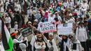 Mereka memberikan suport dan dukungan kepada bangsa Palestina atas penjajahan Israel. (Liputan6.com/Faizal Fanani)