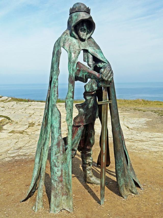 Seniman Ini Ubah Batu Jadi Patung Realistis, Hasilnya Seperti Hidup