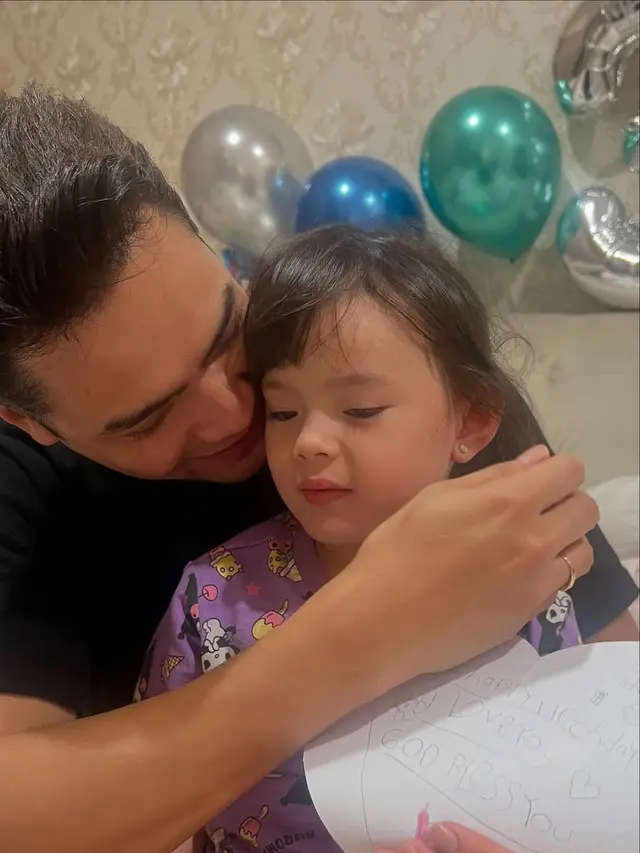 6 Potret Kejutan Ultah Jonas Rivanno dari Asmirandah, Chloe Sampai Tahan Ngantuk
