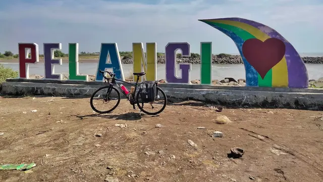 Pantai Pelangi Karawang