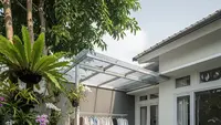 6 Inspirasi Area Jemur dengan Baja Ringan dan Atap Transparan, Cocok untuk Rumah Modern