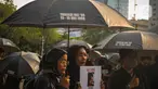 Para aktivis dan pegiat serta korban pelanggaran Hak Asasi Manusia (HAM) mengikuti aksi Kamisan ke-837 di depan Istana Negara, Kamis (24/10/2024). (Liputan6.com/Angga Yuniar)