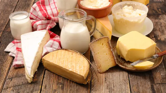 Makanan Pemicu Jerawat yang Harus Dihindari Agar Masalah Kulit Wajah Ini Cepat Teratasi