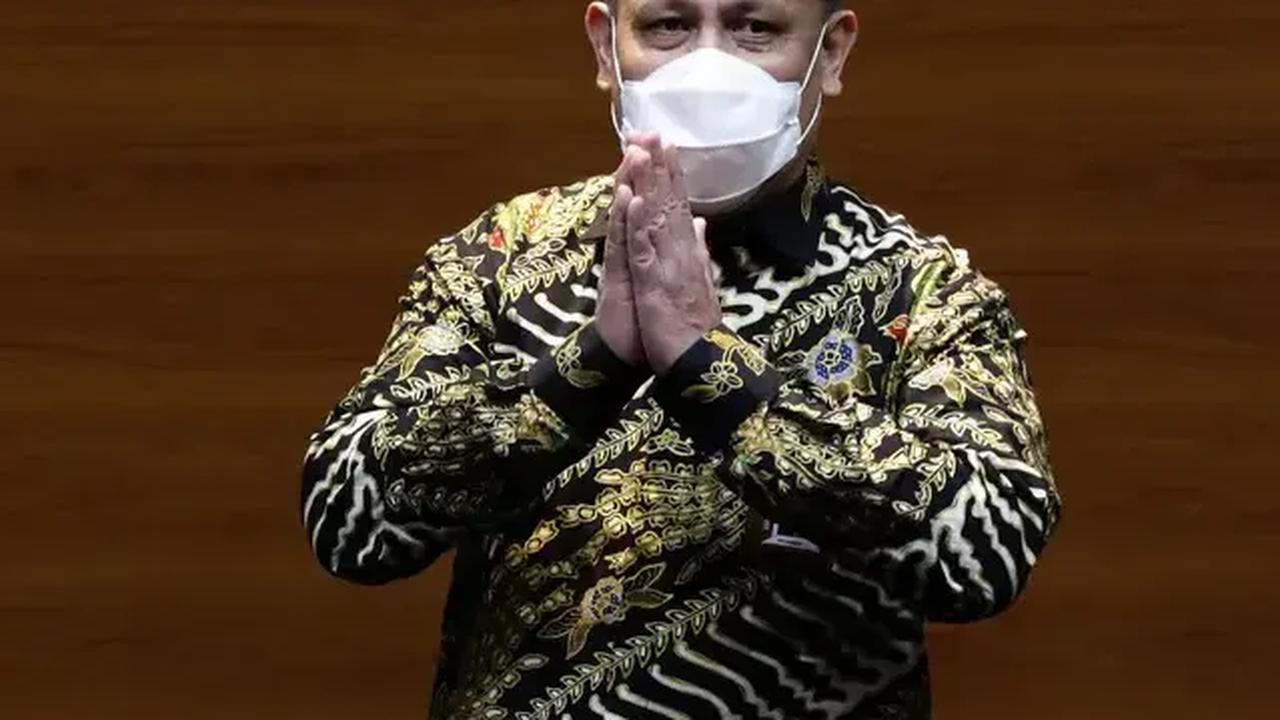 Kendati demikian, kata Johanis semua pihak tentu harus menghormati semua proses hukum yang telah berlaku. Termasuk Firli yang telah ditetapkan tersangka oleh Polda Metro Jaya.
