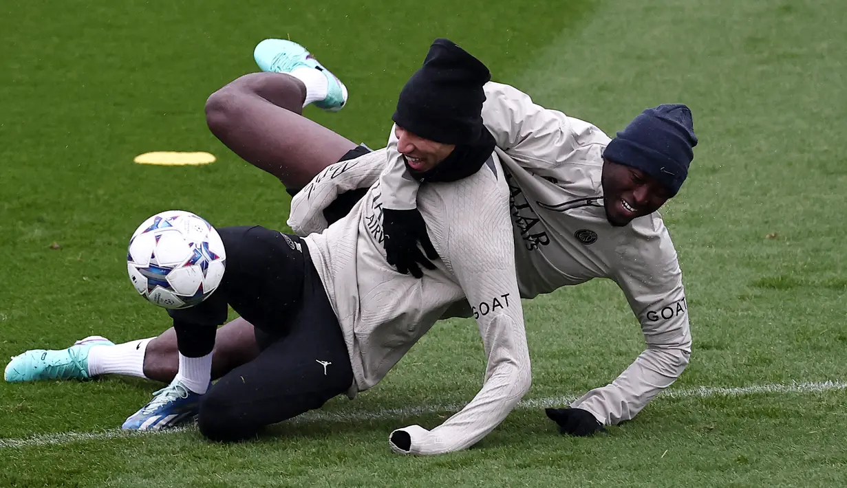 Pada matchday sebelumnya, PSG kalah 1-2 di markas AC Milan. PSG sempat unggul lewat gol Milan Skriniar, tapi akhirnya tumbang. (FRANCK FIFE / AFP)
