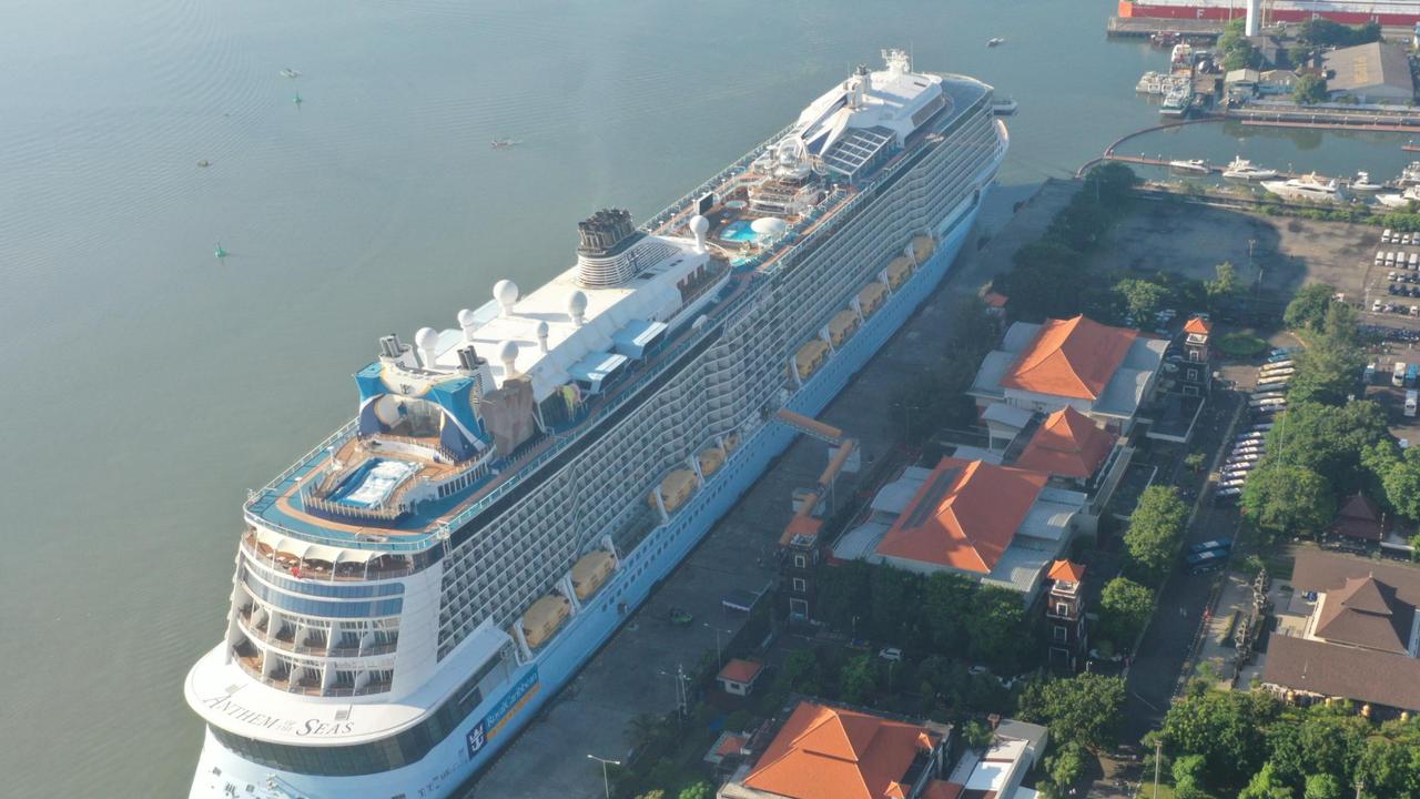 Kapal pesiar jumbo di Bali