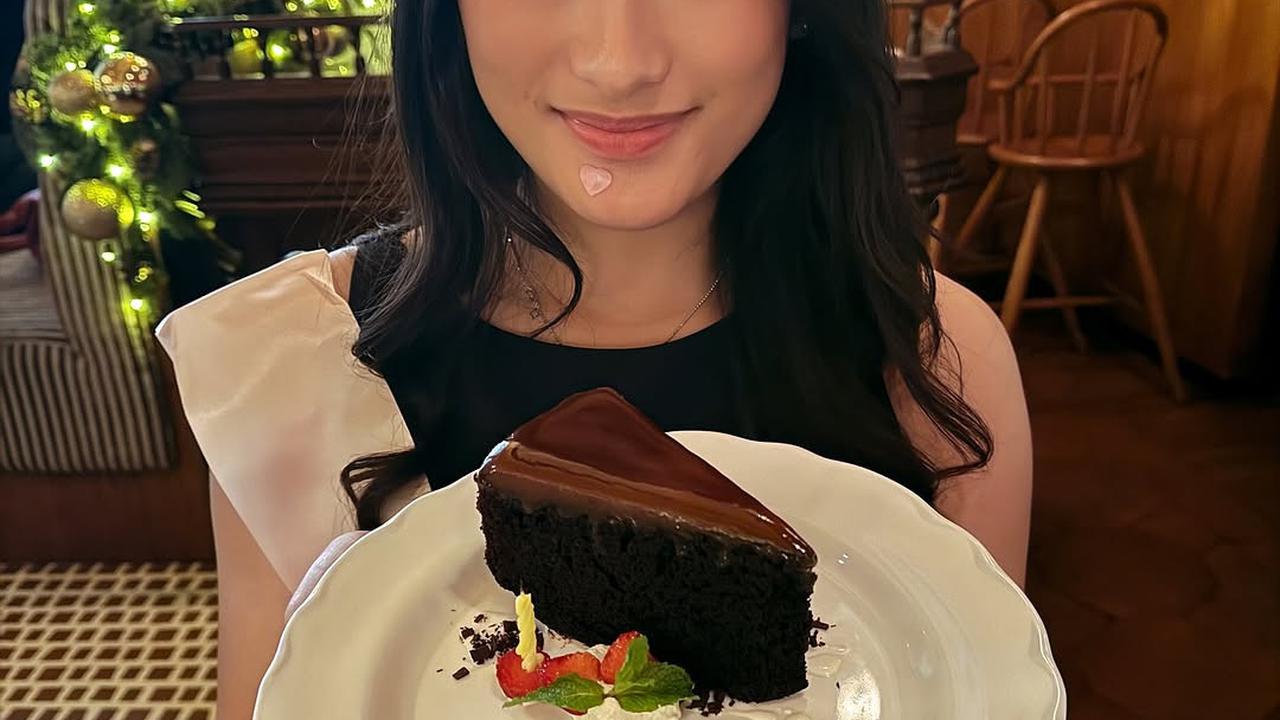 Amanda Caesa Rayakan Ulang Tahun ke-22 di Tanggal Spesial, Ini Momen Bahagianya