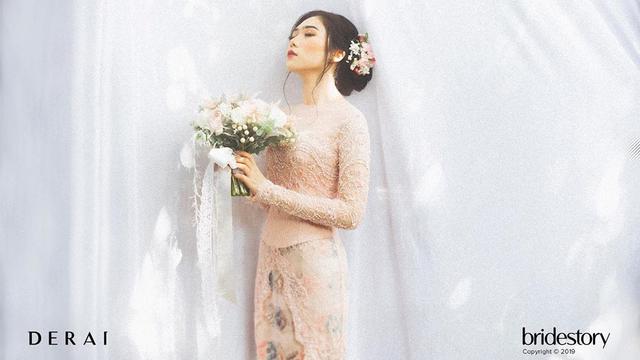 [Fimela] Isyana Larasvati Tunangan