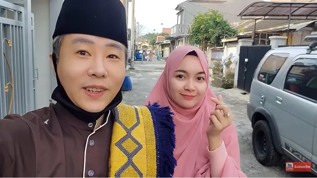Segera Menikah, Ini 6 Potret Kebersamaan YouTuber Ujung Oppa dengan Pedangdut Kania Permatasari