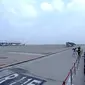 Suasana Bandara Internasional Soekarno-Hatta, Cengkareng, jelang kedatangan Paus Fransiskus, Selasa (3/9/2024). (Tangkapan layar Youtube Komsos KWI)