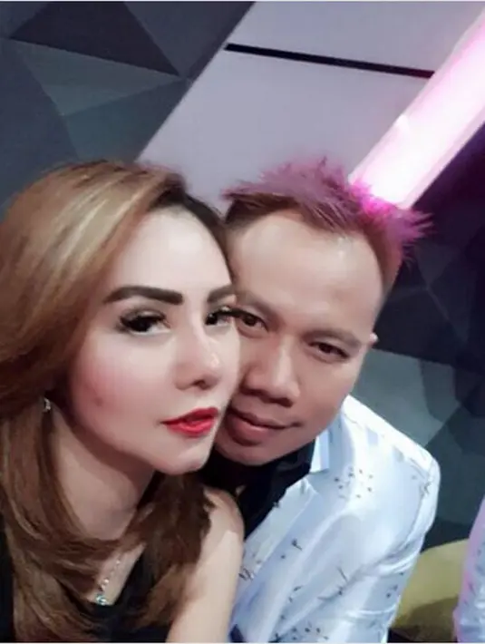 "Kau belum pernah hadir dalam sketsa mimpiku namun kau sudah tercatat sebagai belahan jiwa yg ku yakini sampai kita menutup mata(filosofi edukasi)," tulis vickyprasetyo777.  (dok. Instagram)